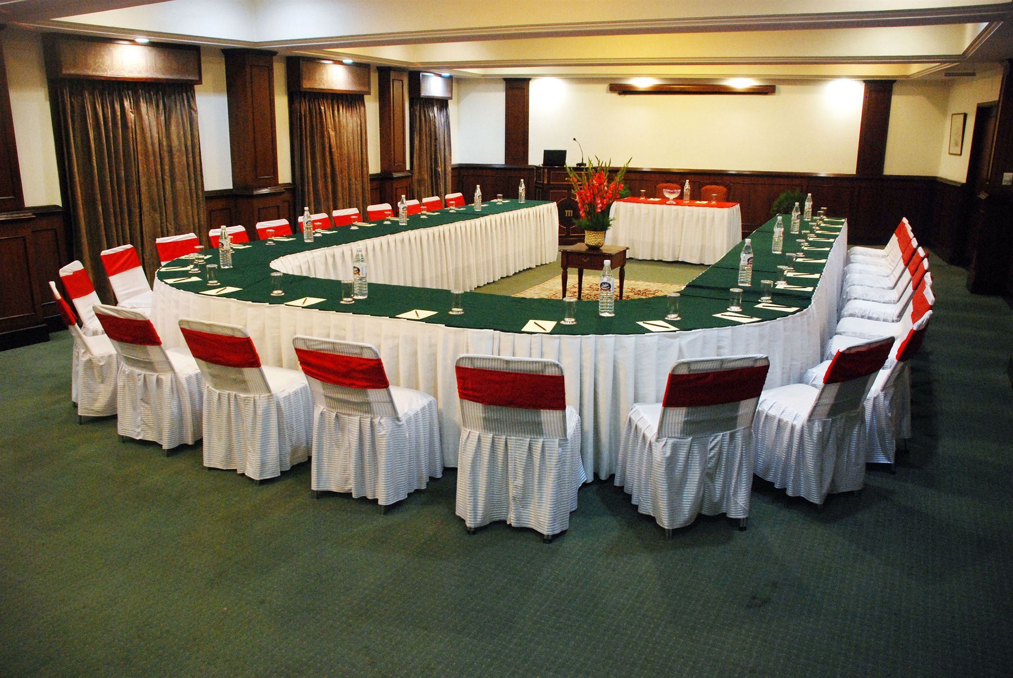 Namah Nainital, A Member Of Radisson Individuals Retreats Otel Dış mekan fotoğraf